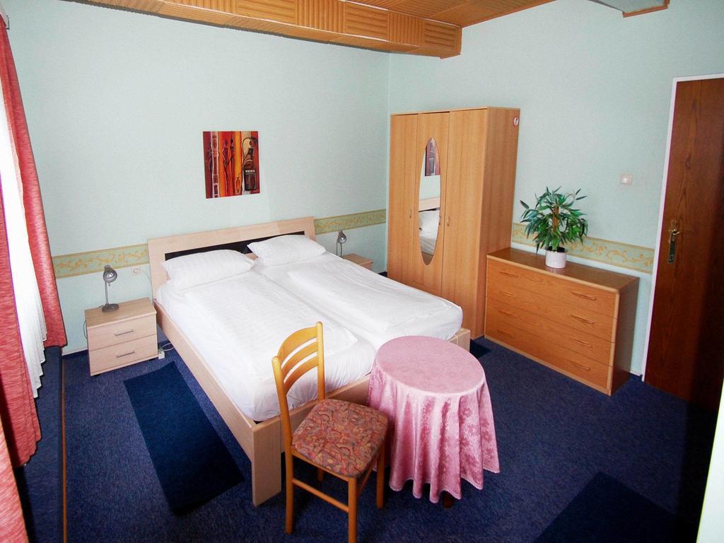 ברגהיים Hotel Konert מראה חיצוני תמונה